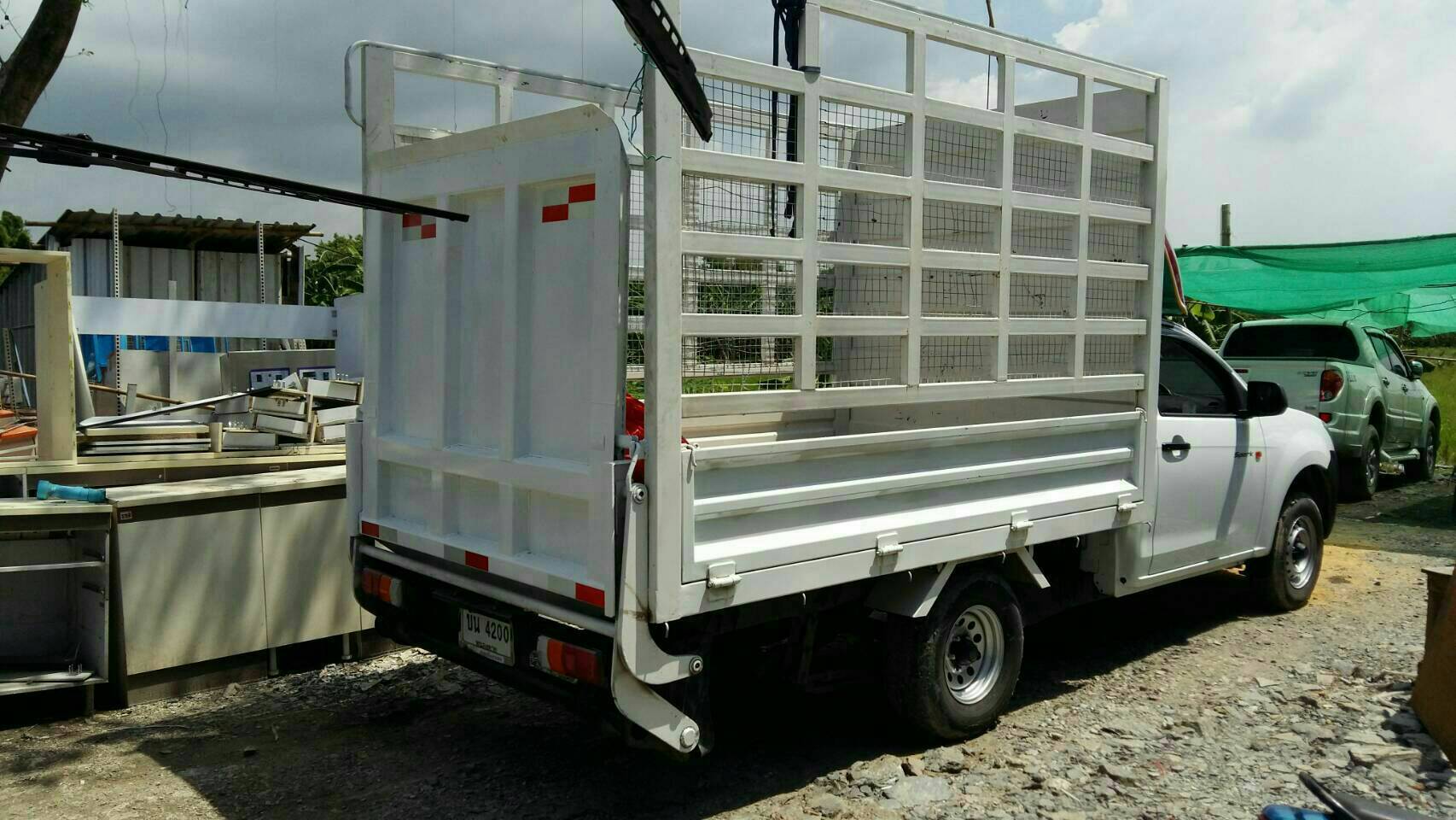 17 - https://paphatchayatransport356.com | ห้างหุ้นส่วนจำกัด ปภัชญา ทรานสปอร์ต356 รถรับจ้างทั่วไทย - บริการรถรับจ้าง ขนส่งทั้งในกรุงเทพฯ และต่างจังหวัดทั่วไทย เรามีรถหลายประเภทไว้บริการ เช่น รถกระบะคอก, รถกระบะตู้ทึบ, รถ4ล้อใหญ่, รถ6ล้อตู้ทึบ, รถ6ล้อคอก , รถ6ล้อท้ายลิฟต์, รถ10ล้อ, รถเทรลเลอร์, รถพ่วง, รถเฮี๊ยบ